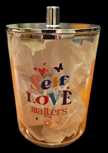 Small plastic jar w/lid