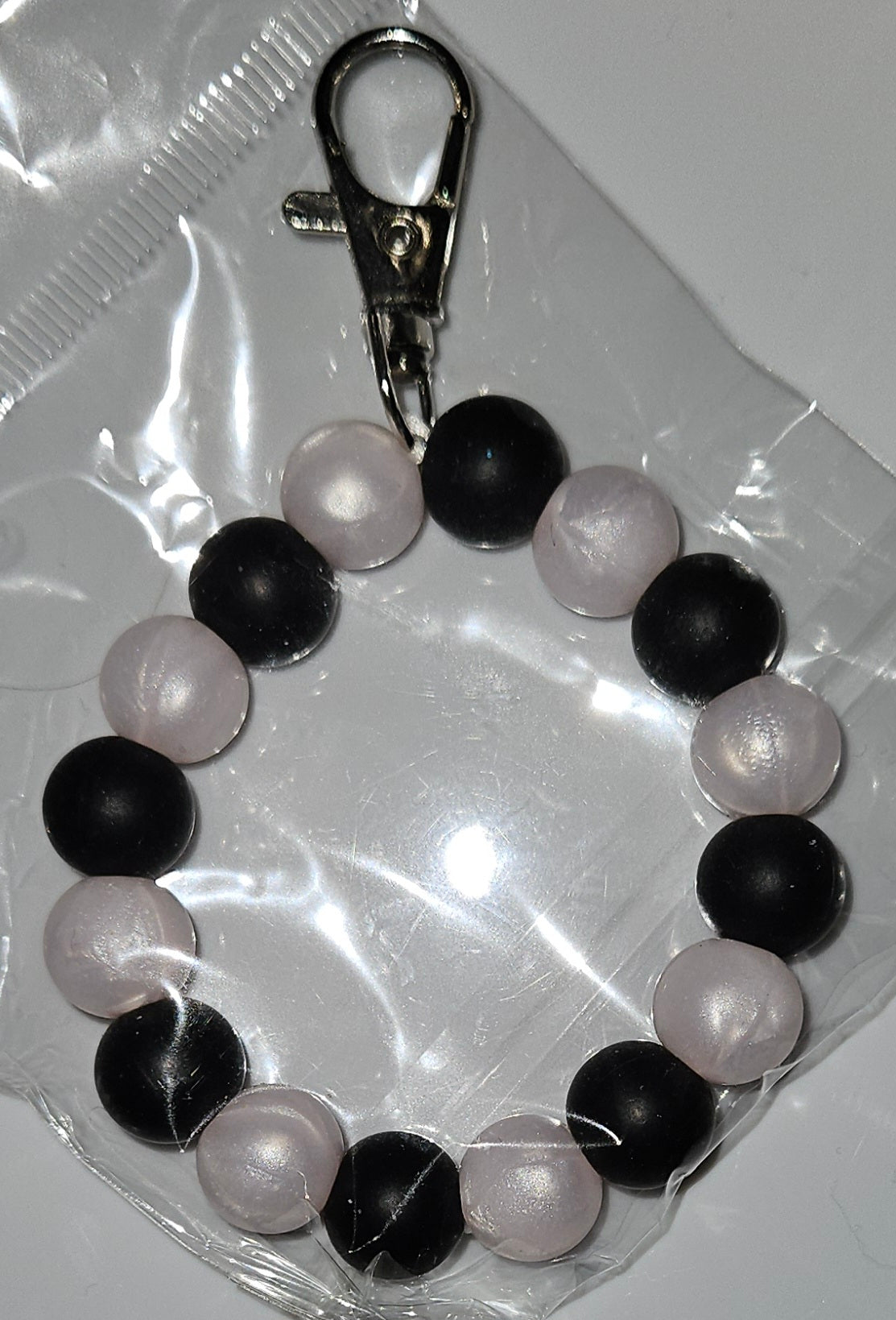 Beaded zipper pulls