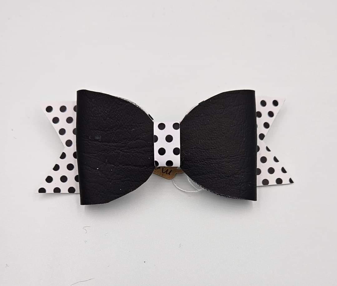 Medium Faux Leather clip