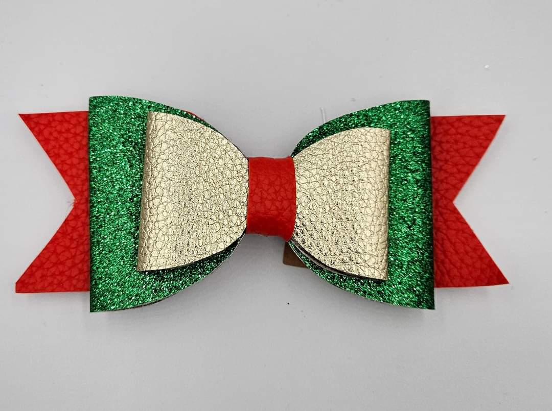 Large Faux leather Clip