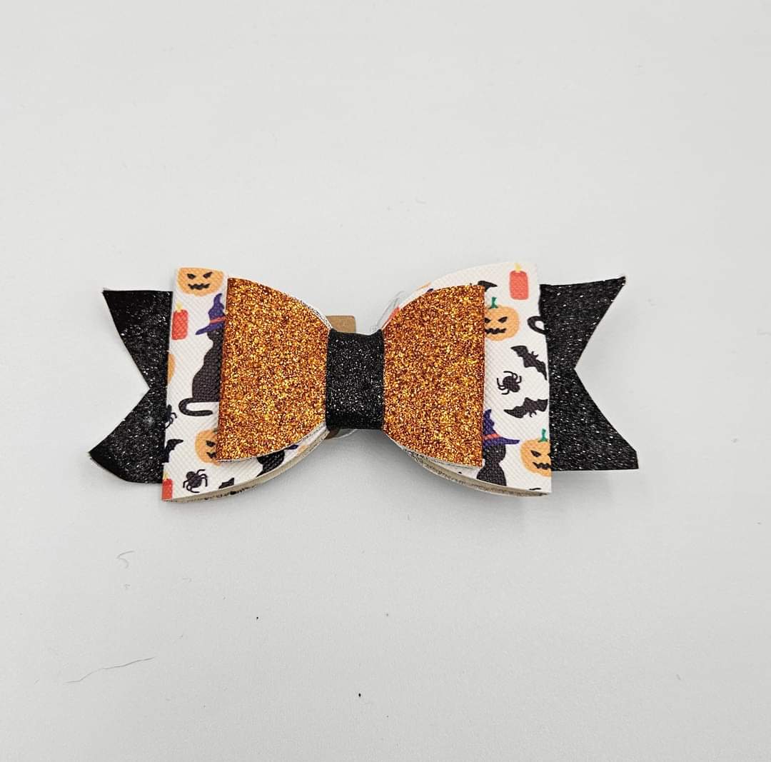 Medium Faux Leather clip