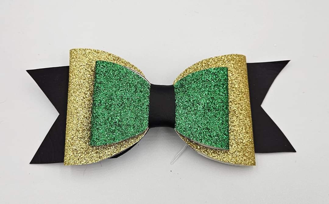 Large Faux leather Clip